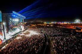 Desert music concerts take advantage of the breathtaking natural amphitheater